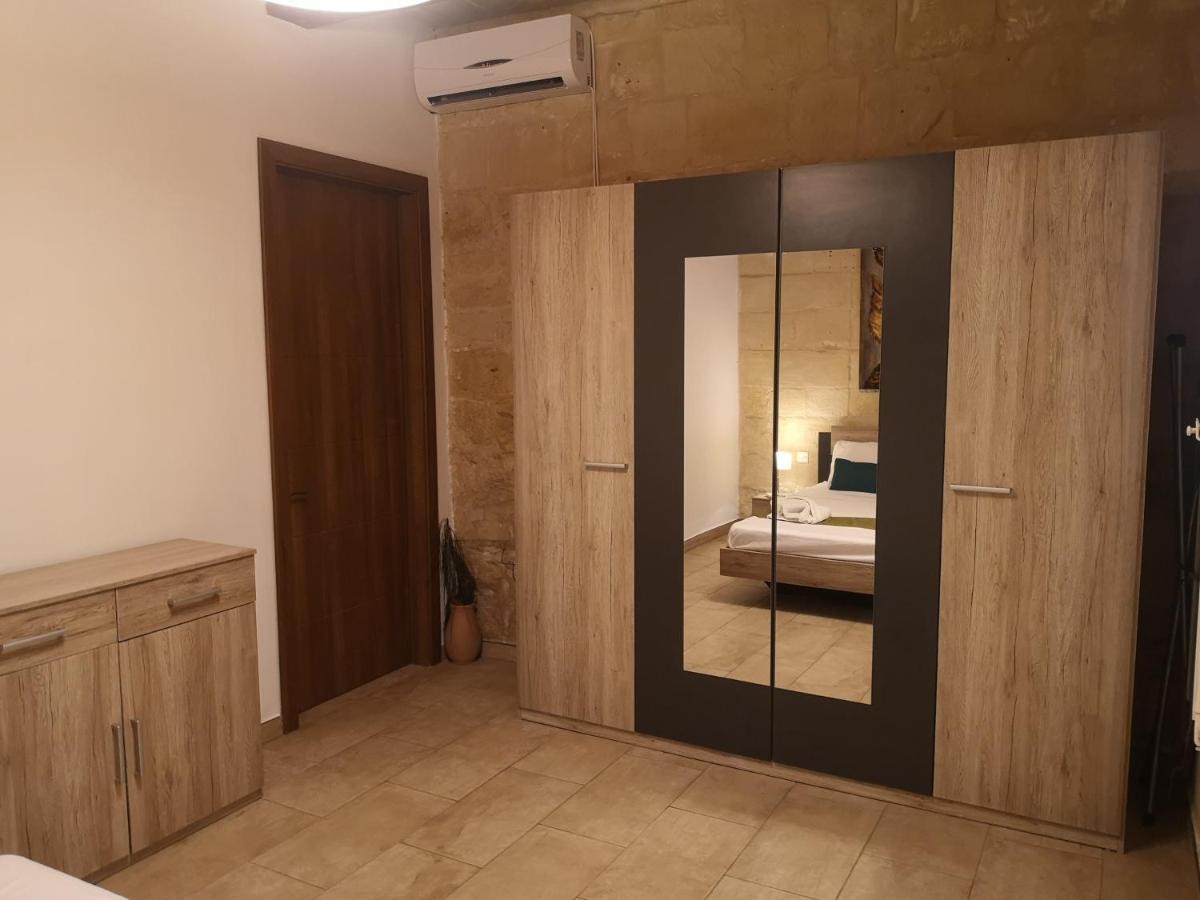 Two Gate Town House * Senglea