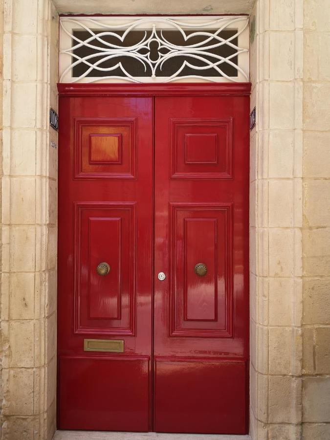 Two Gate Town House *