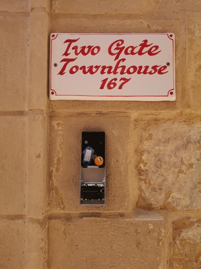 Two Gate Town House Dom wakacyjny *
